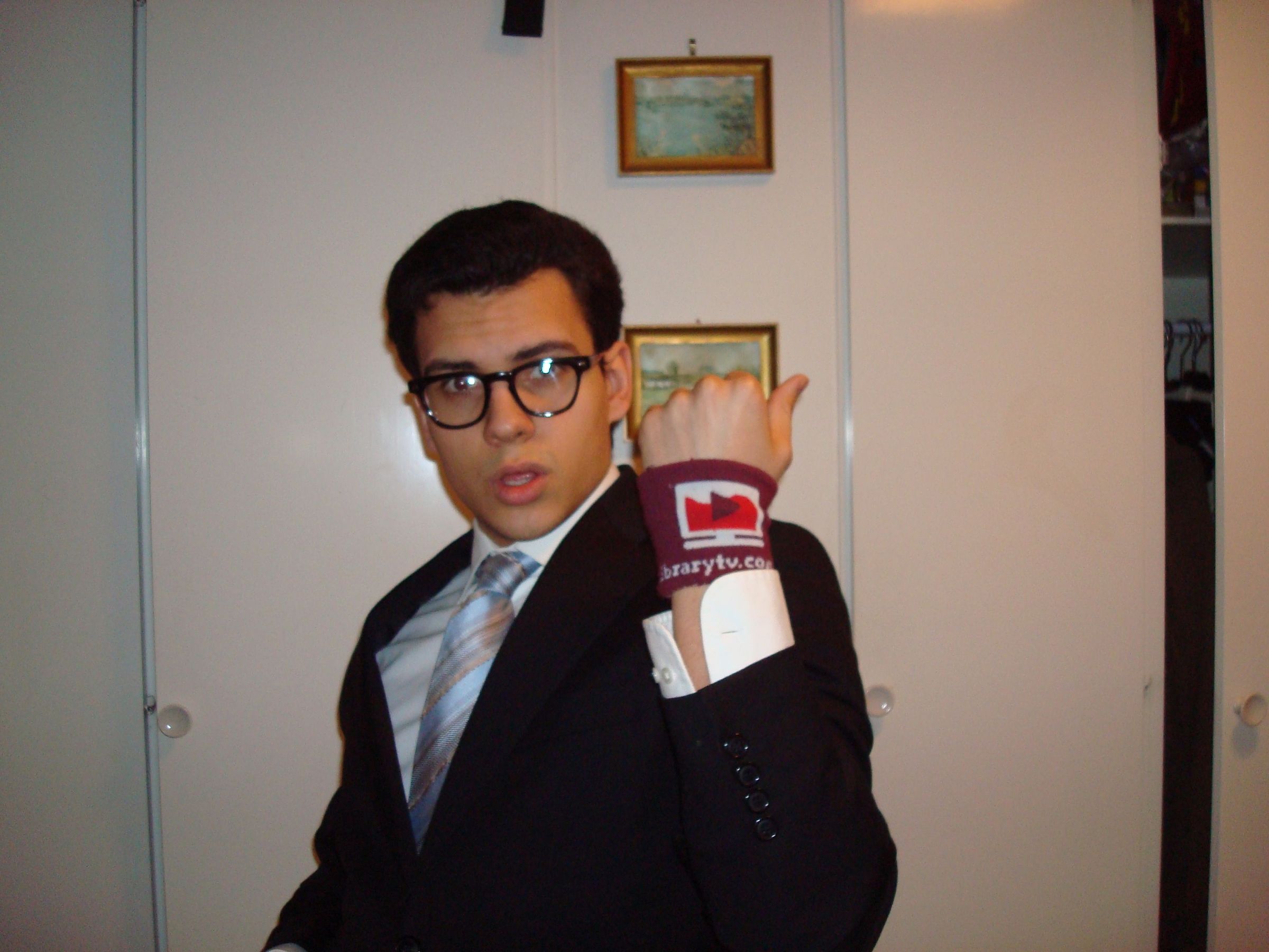 Cruz showing a WineLibraryTV wristband