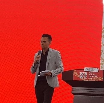 Cruz speaking at WBWE Asia in Yantai, China